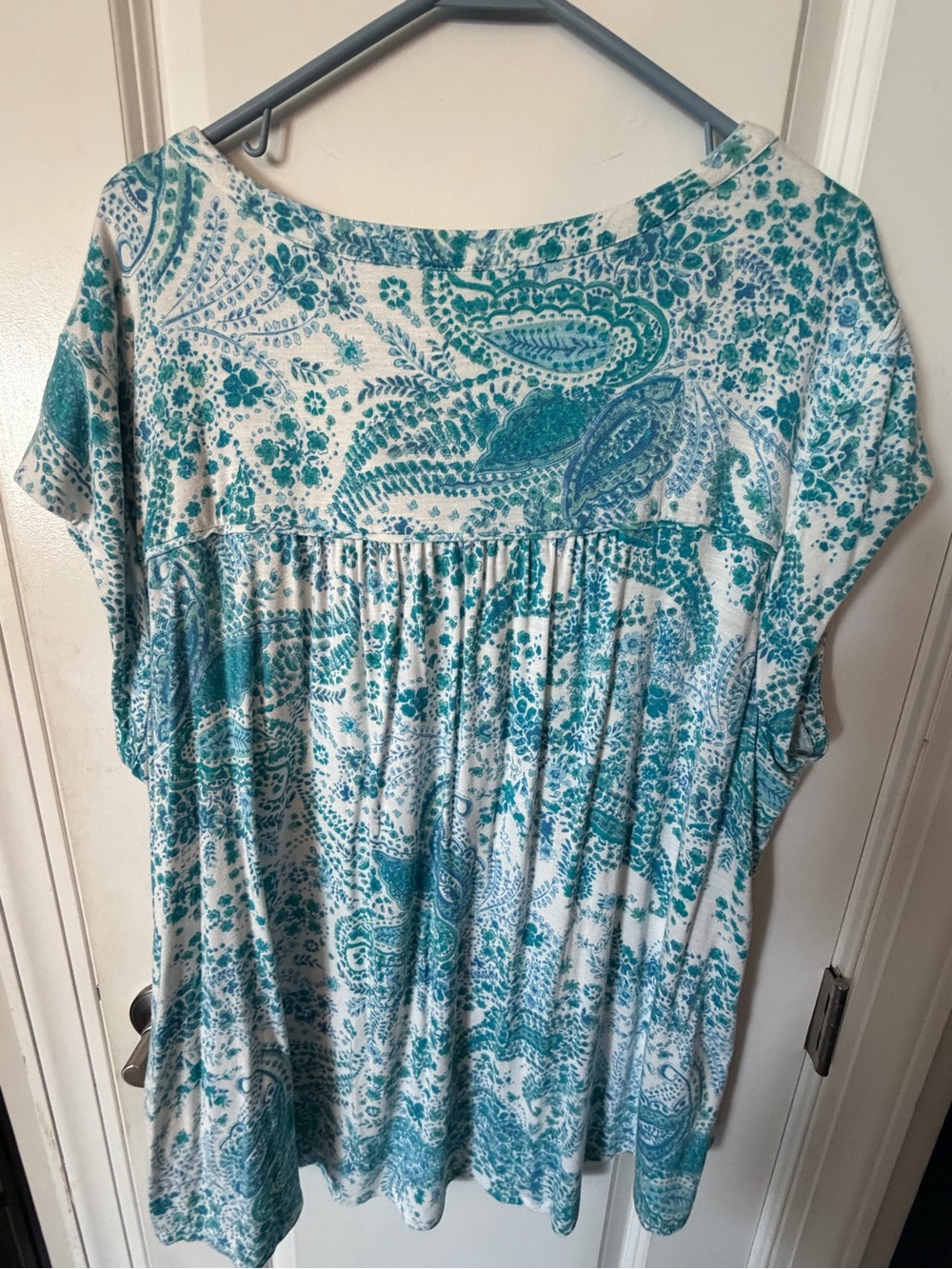 Daniel Rainn Teal and White Paisley V-Neck Top, 3X - Picture 12 of 12